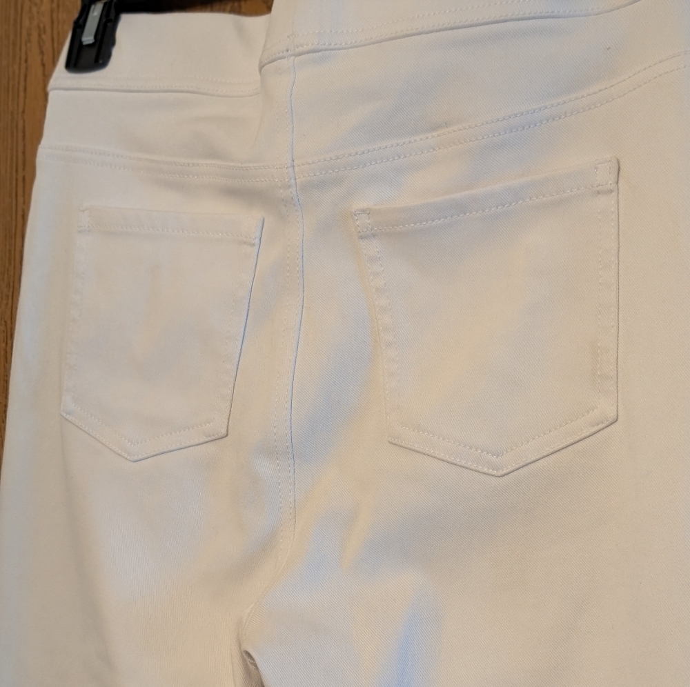 Chic White Jeggings - Picture 3 of 6